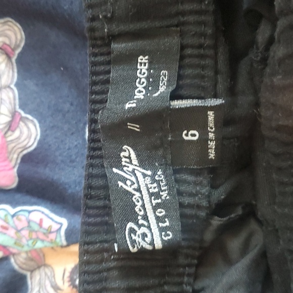 Girls size 6 mixed lot. Disney Wish jacket, LOL pajamas.. - Picture 7 of 9